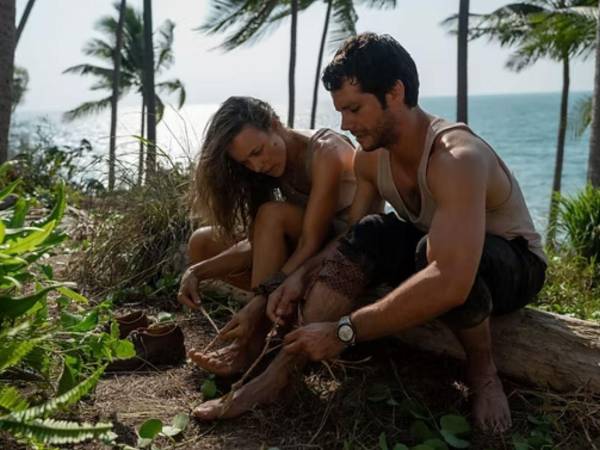 La narrativa, que incorpora elementos característicos del estilo del icónico cineasta, estrena este jueves 29 de enero en salas de cine a nivel nacional.