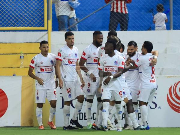 El conjunto merengue enfrentará este martes a Real España en Tegucigalpa en un duelo clave.