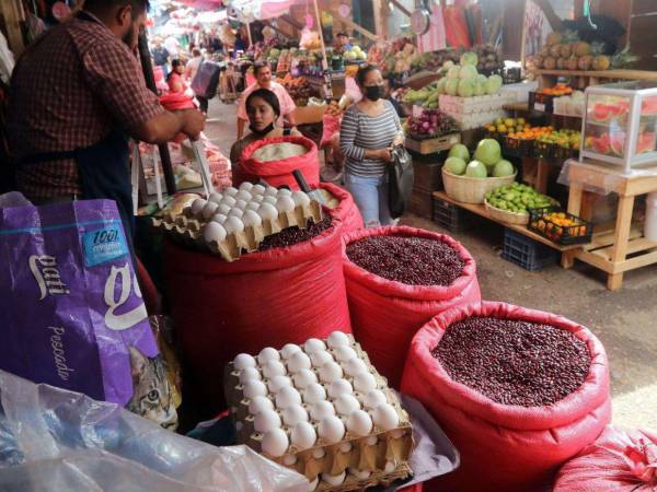 La canasta básica en Honduras está valorada en más de 12 mil lempiras mensuales.