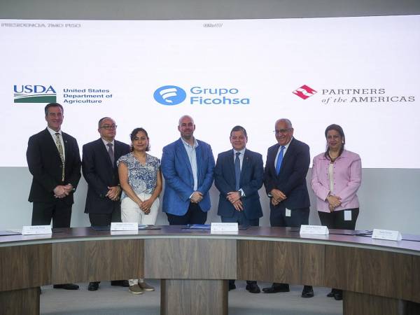 Grupo Ficohsa y Partners of the Americas, firman una alianza estratégica para impulsar la educación, la nutrición infantil y el desarrollo productivo en comunidades de La Paz e Intibucá.