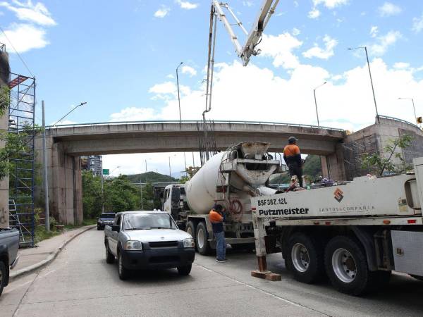 De acuerdo con la planificación oficial, la reconstrucción del puente Juan Manuel Gálvez tiene como fecha prevista de finalización diciembre de 2026.