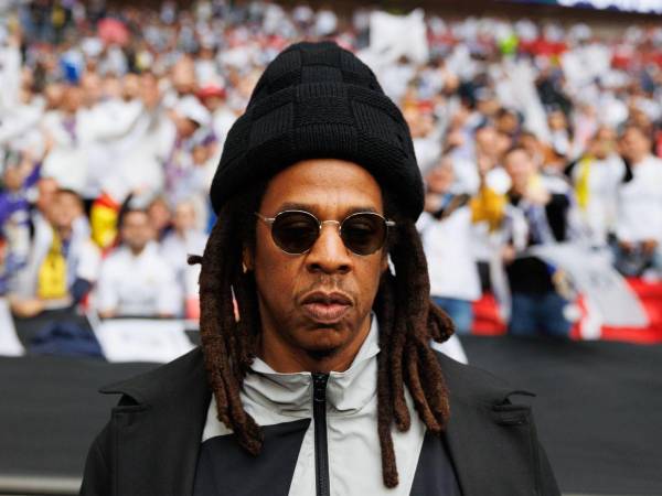 La mujer identificada judicialmente como Jane Doe, quien acusó al rapero Jay-Z de haberla violado cuando ella tenía 13 años, presentó una declaración jurada ante una corte federal de Manhattan en la que se retracta por completo de sus señalamientos y afirma que nunca tuvo contacto alguno con el artista.