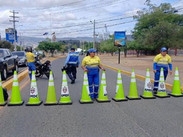 Los trabajos de montaje para el concierto son los que mantienen la restricción en este sector, mientras el resto del bulevar continuará habilitado para la circulación vehicular.