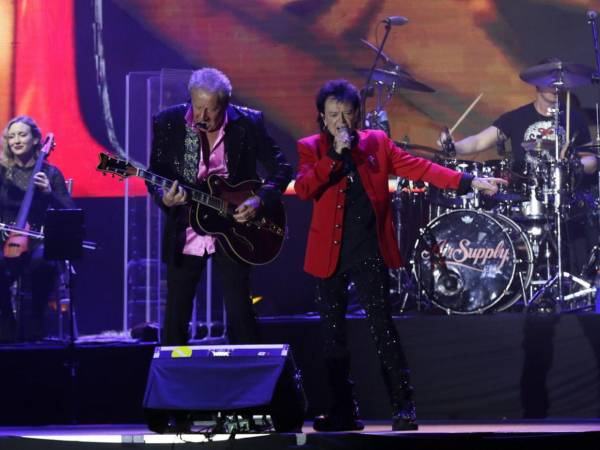 La noche de este sábado 7 de marzo quedó marcada por la nostalgia y el romanticismo que solo un repertorio clásico como el de Air Supply puede provocar.