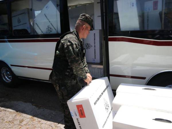 El alto militar ha sido muy criticado por su negligente papel en las pasadas elecciones primarias.