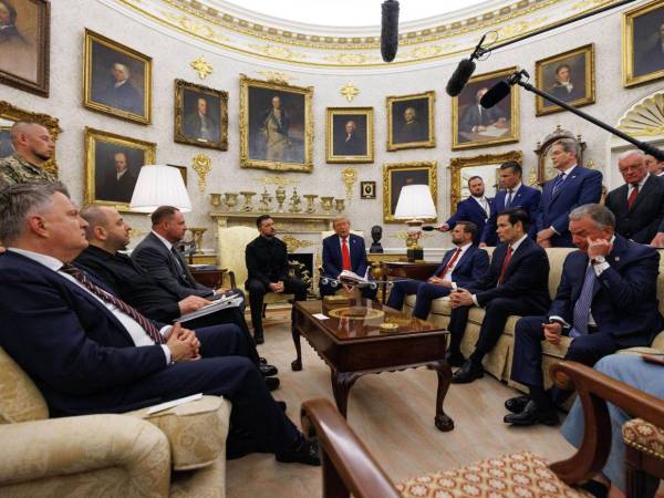 El presidente de EE.UU., Donald Trump, se reunió con el presidente ucraniano, Volodímir Zelenski.