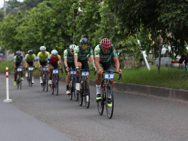 Emocionados y con una meta en mente, ser los primeros de su categoría. Hombres y mujeres de la categoría élite de la Vuelta EL HERALDO 2025 están buscando llevarse el primer lugar de la competencia.
