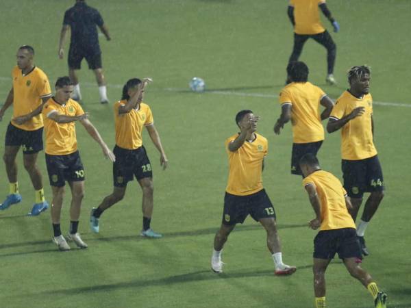 El Real España podría perder puntos si no paga la multa millonaria.