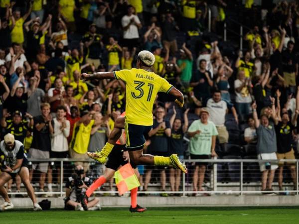 Andy Najar anotó en la remotada 3-2 del Nahsville ante el Columbus Crew.