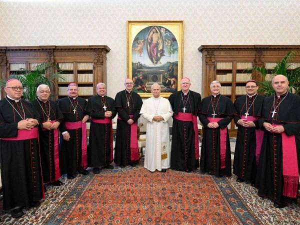 Los obispos de la Conferencia Episcopal de Honduras se reunieron este viernes en la Santa Sede con el papa León XIV como parte de su visita Ad Limina.