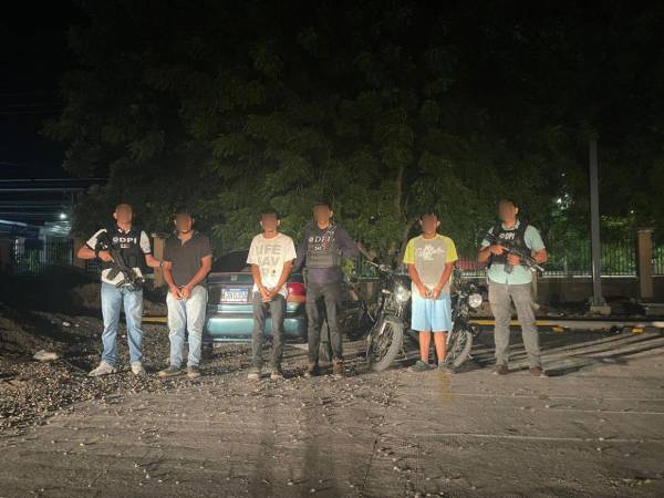 Los tres integrantes de la banda criminal, conocida como Los Mecánicos, fueron capturados por agentes de la DPI en Choluteca acusados de cometer el delito de robo de motocicletas.