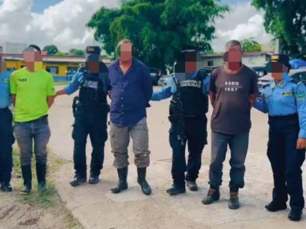 Los tres integrantes de la banda criminal identificada como Los Cazadores del Bijao fueron capturados por agentes policiales en Juticalpa, Olancho.