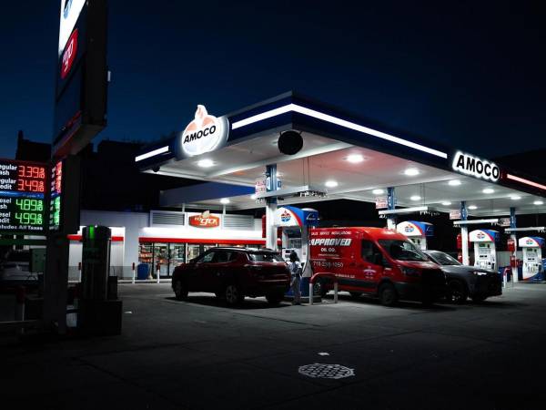 Los precios del diésel en Estados Unidos alcanzaron los 5,04 dólares por galón (3,85 litros), el nivel más alto desde diciembre de 2022, tras el estallido de la guerra en Oriente Medio, que ha interrumpido de manera significativa el suministro global de petróleo.