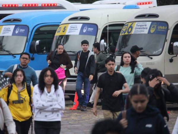 Son más de 20,000 jóvenes universitarios que se benefician con el programa de transporte gratuito de la UNAH.