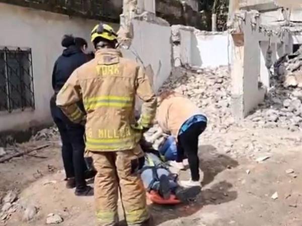 Antonio Contreras trabajaba en la demolición de un antiguo edificio en el casco histórico de Santa Rosa de Copán