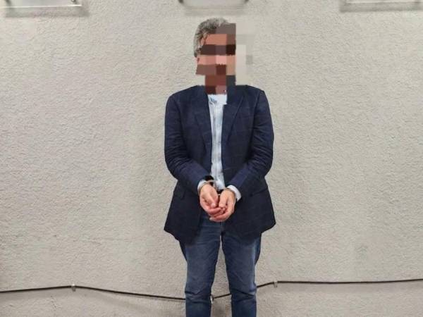 La DPI no precisó la identidad del detenido. Solo informó que es un hombre de 74 años de nacionalidad hondureña y estadounidense, quien llegó a Honduras procedente de Miami.