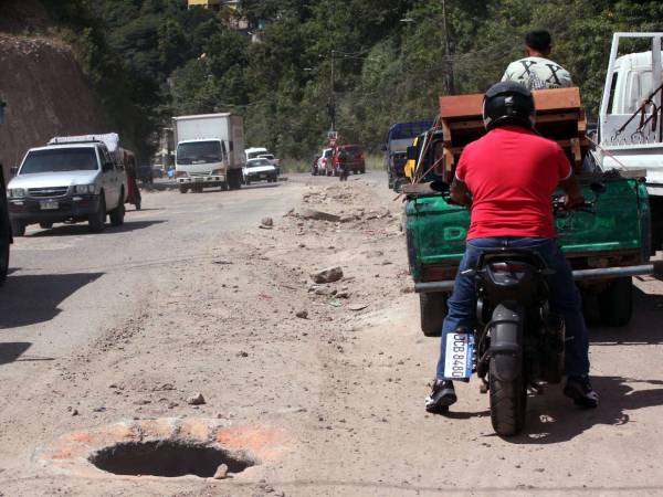 Pavimentaciones y ampliaciones viales prometidas hace años siguen sin concluir, mientras la SIT repite fechas de entrega que nunca se cumplen.