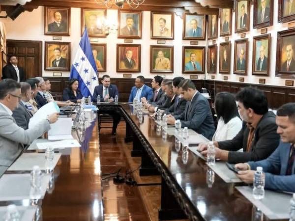 Nombrar como terroristas a tres estructuras criminales permitirá concentrar recursos en el área de seguridad y cambiar la estrategia en la materia.