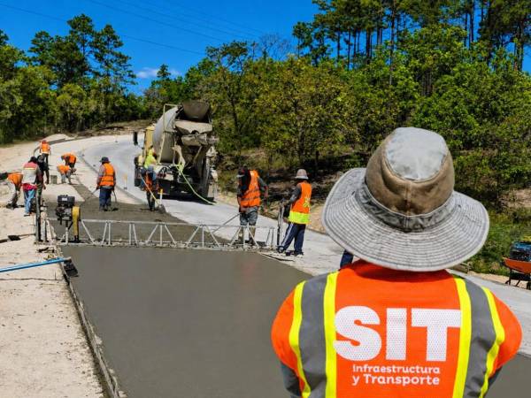 La obra vial en Lepaterique mejorará el acceso para productores y habitantes de cinco aldeas y 130 caseríos del municipio.