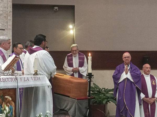 Monseñor José Vicente Nácher presidió una misa exequial por monseñor Teodoro Gómez, obispo de la Diócesis de Choluteca, quien falleció en España cuando se dirigía hacia Roma.