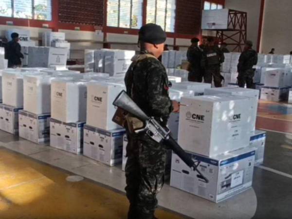 Desde el jueves 30 de octubre, las FF. AA. pasaron bajo la disposición del CNE para las elecciones generales.