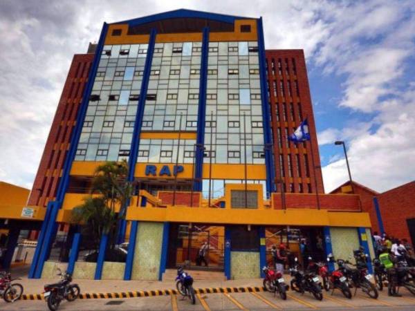 Los afiliados al Régimen de Aportaciones Privadas pueden realizar sus trámites de retiro de excedentes en sus tres oficinas.