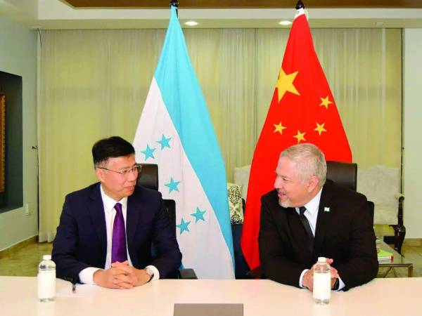En su mensaje, la representación diplomática expresó que China “respeta la decisión del pueblo hondureño”, en referencia a los resultados proclamados por las autoridades electorales hondureñas.