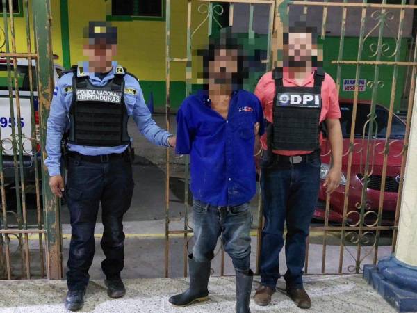El detenido, de 42 años, quedó a disposición de las autoridades competentes.