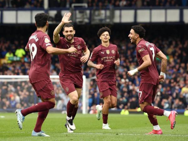 Mateo Kovacic y Nico O´Reilly anotaron dos goles para darle el triunfo al Manchester City en el estadio Goodison Park.