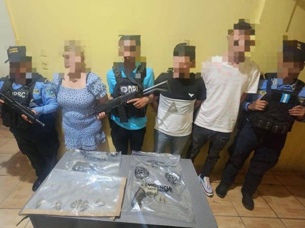 Capturan a tres sospechosos armados y con droga en Sabá, Colón.