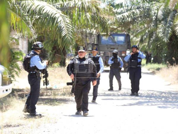 Momentos de terror vivieron campesinos al ser atacados por delincuentes, quienes mataron a 19 personas. Los cuerpos quedaron tirados en una pequeña iglesia y otros en medio de las plantaciones.