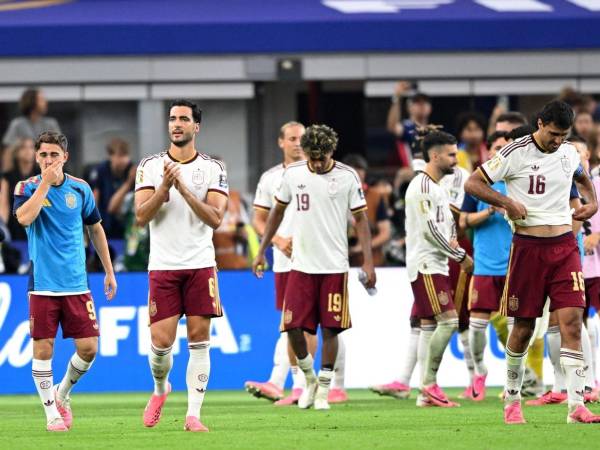 Horas después de tocar el cielo con la Selección de España, la tranquilidad en el plantel se vio sacudida por un tenso episodio de robo.