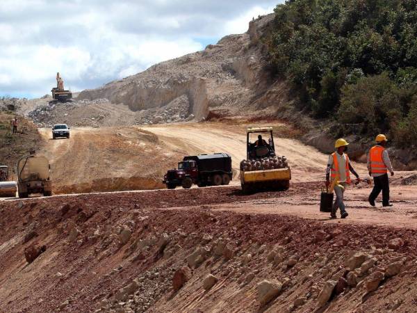 Aunque la obra ya inició, el libramiento salida al sur enfrenta serias limitaciones por terrenos no liberados, principalmente en zonas donde predominan propiedades privadas.