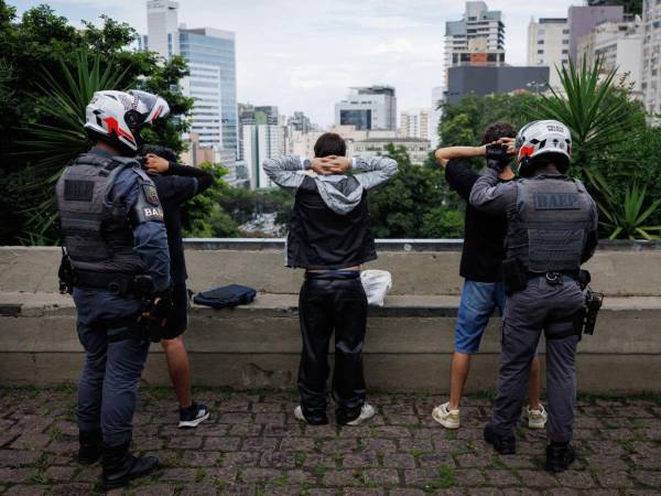 Policías especializados en seguimiento digital se infiltraron en los grupos de redes sociales de sospechosos.