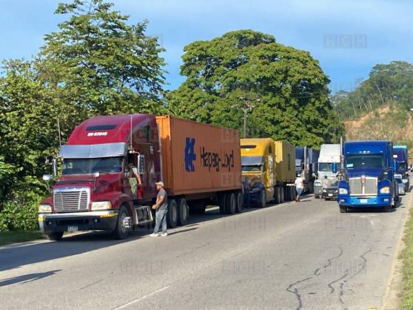 Los dirigentes de transporte advierten que si no se obtiene una respuesta pronto, las manifestaciones se extenderán en el resto de carreteras del país.