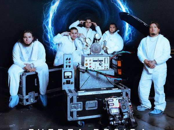 “Marlboro Rojo” se quedó con el premio a Hot Latin Song Canción del año y Mejor canción latina del año y suma otro trofeo para Fuerza Regida en una noche en la que el grupo también recibe el Premio Billboard Vanguardia.