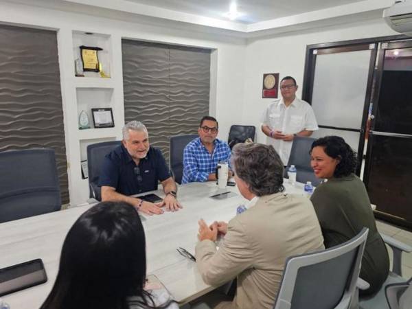El gerente general de la Empresa Nacional Portuaria (ENP), Yaudet Burbara, sostuvo el encuentro con Alessandro Fracassetti, representante del Programa de las Naciones Unidas para el Desarrollo (PNUD).