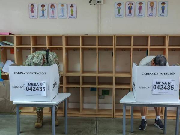 Más de 27,3 millones de peruanos están llamados a las urnas para elegir a la opción que obtendrá el derecho de gobernar el país por los próximos cinco años (.