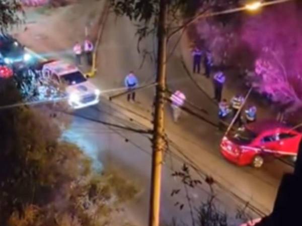 La noche del pasado lunes 11 de mayo, se registró un fatal accidente vehicular en las cercanías de la Residencial Honduras, específicamente en la calle que conecta hacia el bulevar Centroamérica, dejando un saldo de una persona muerta y tres heridas. A continuación los detalles.