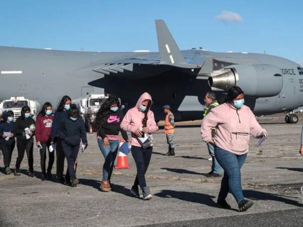 Según el medio NBC News, México denegó la entrada de un avión militar estadounidense con deportados.
