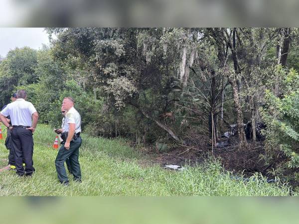 El aparato cayó en una zona boscosa próxima al aeropuerto, al noreste del centro de Tampa.