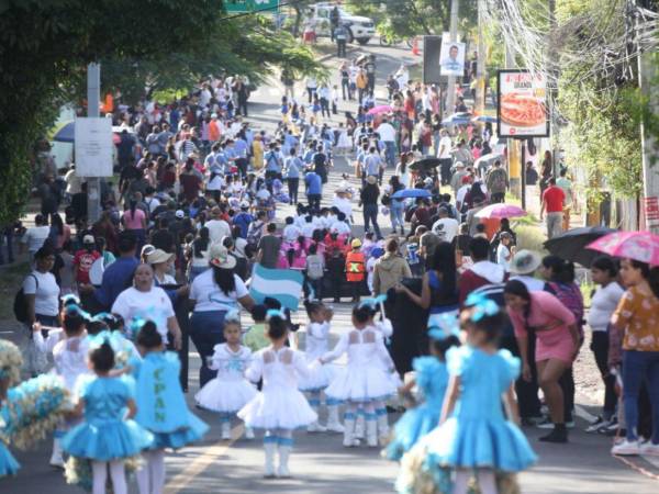 Los más pequeños del hogar dan inicio a las fiestas patrias con los desfiles de prebásica en varios puntos de la capital. Aquí las imágenes.