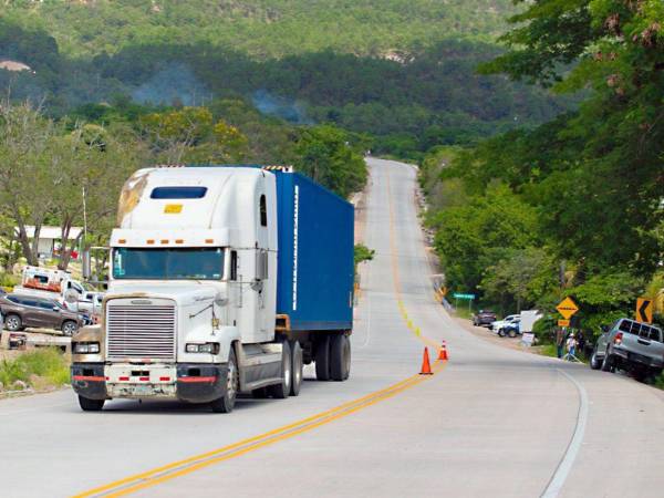 Por esta carretera circulan a diario unos 35 mil vehículos. Muchos vehículos pesados la usan la vía, debido a que conecta con la frontera.