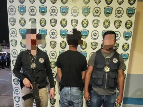 El adolescente fue capturado por agentes de la Dirección Policial de Investigaciones (DPI).