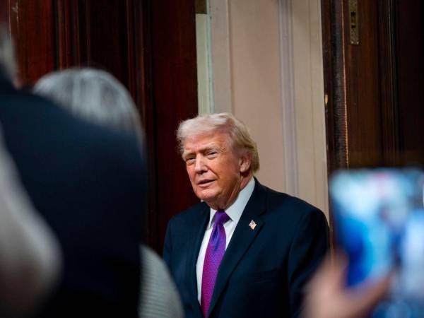 Estos reportes hablan de contactos más que de negociaciones, y señalan supuestas conversaciones sobre posibles y futuras reformas económicas.