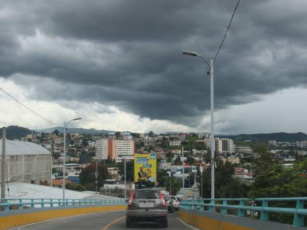 Las condiciones lluviosas continuarán en Honduras en los próximos días debido a la influencia de humedad del Pacífico y el Caribe.