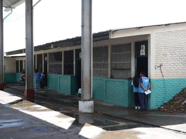 Algunos centros educativos en el Distrito Central han servido de albergues para los afectados por las lluvias.