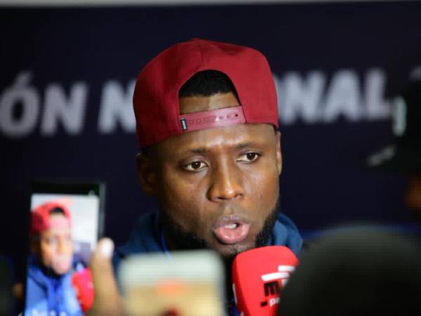 El delantero Yustin Arboleda dio la cara luego de la derrota ante Nicaragua.