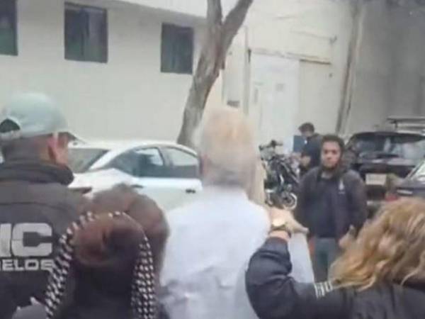 El documento no especificó el motivo del arresto, aunque indicó que fue puesto a disposición del Ministerio Público Común.