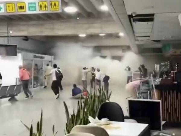 Dos fuertes terremotos sacudieron este miércoles el Caribe venezolano con apenas 39 segundos de diferencia, en una secuencia sísmica cuyo evento principal fue un sismo de magnitud 7,5, informó el sistema oficial de alerta de tsunamis de Estados Unidos.